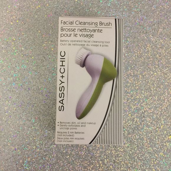 Battery Operated Facial Cleansing Brush - Picture 1 of 5